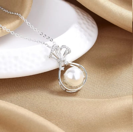 925 Silver Pearl & Zircon Studded Pendant & Chain
