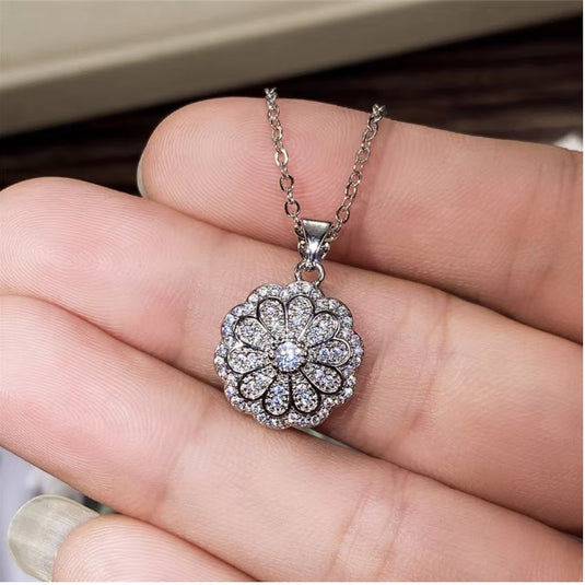 Luxury Premium Circle Design Cluster AD Collection Cubic Zircon Pendant Necklace