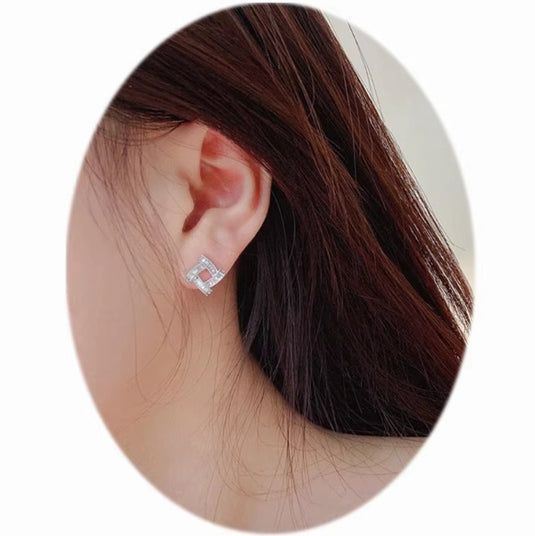 Premium AAA Grade Cubic Zircon/American Diamond Stud Earrings