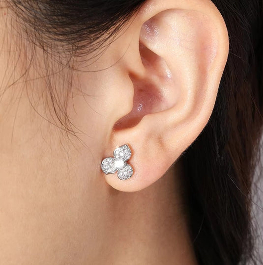 Premium AAA Grade Cubic Zircon/American Diamond Stud Earrings