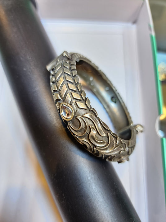 Ethnic Bangle engraved round design