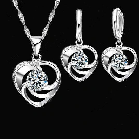 Classic Heart 925 Silver Set with a Pretty Necklace and matching Earrings