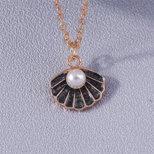 Black Shell With a Pearl Charm in a Stainless Steel Chain