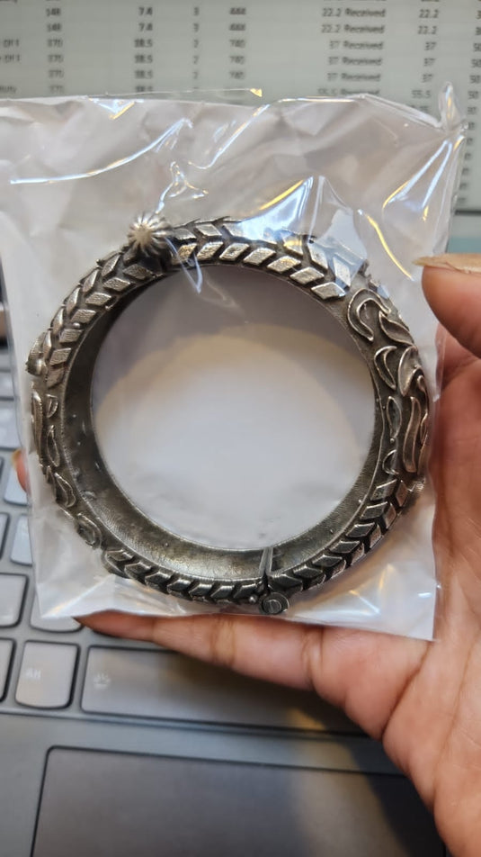 Ethnic Bangle engraved round design