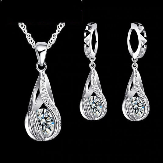 Classic Water Drop 925 Silver Set with a Pretty Necklace and matching Earrings