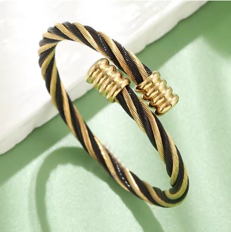 Vintage Fashion Titanium Steel Cuff Bracelet / Bangle in Black & Gold To Go For Any Occasion