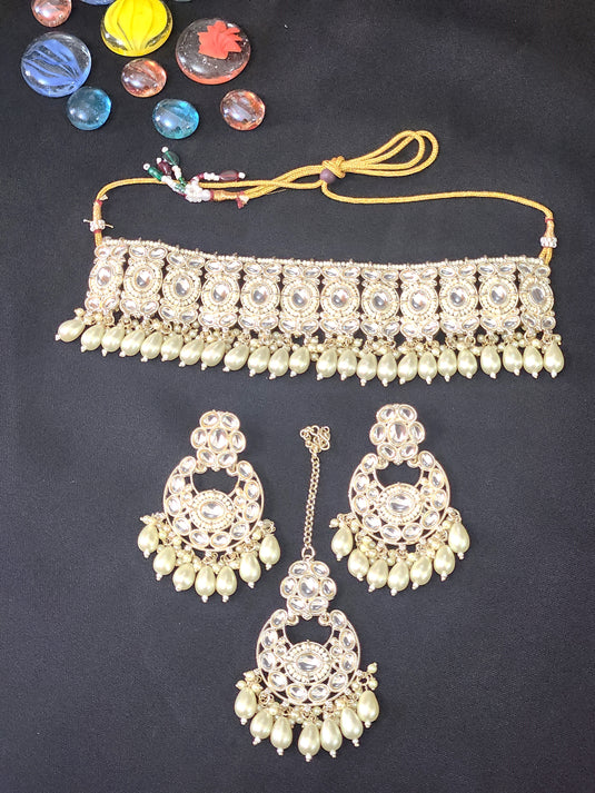 Meenakari Ethnic Kundan & Pearl Set - Choker, Earrings & Mangtikka