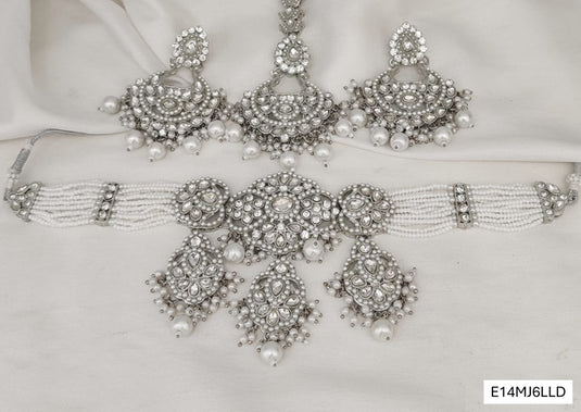Meenakari Ethnic Kundan & Pearl Set - Choker, Earrings & Mangtikka in Silver Color - White