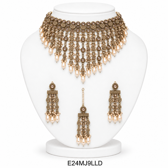 Meenakari Ethnic Kundan & Pearl Set - Choker, Earrings & Mangtikka in Mehendi Color - Plain