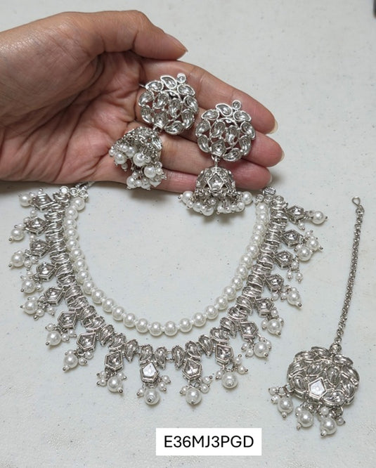 Meenakari Ethnic Kundan & Pearl Set - Choker, Earrings & Mangtikka in Silver Color - Plain