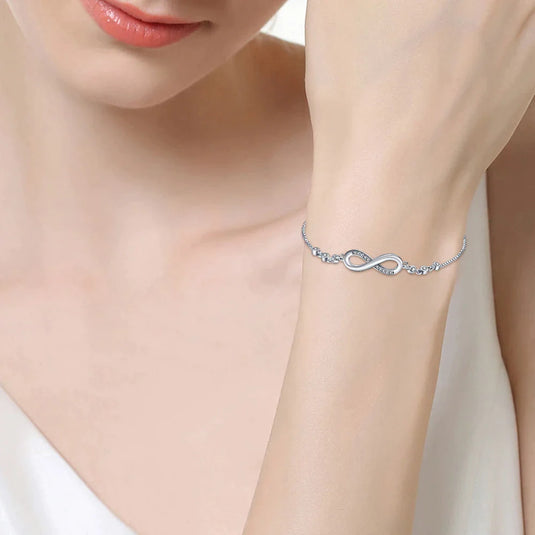 925 Silver Bracelet in an Infinity Design
