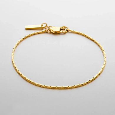 18k Gold Plated Stainless Steel Anti Tarnish Wired Bracelet For Men & Women