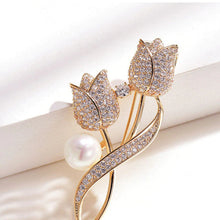 Load image into Gallery viewer, Stylish Metallic Rhinestone Studded Brooch