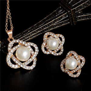 Vintage Pearl studded Necklace set with Earrings