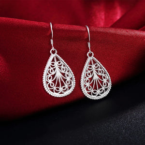 Water Drop 925 Silver Set with a Pretty Necklace and matching Earrings