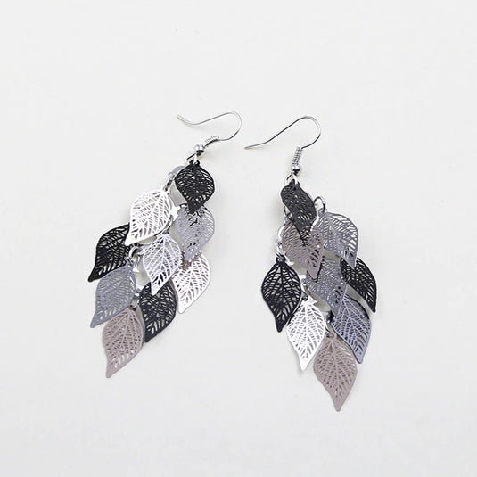 Exquisite Ethnic Flower Designed Filigree Earrings in Shades of Black